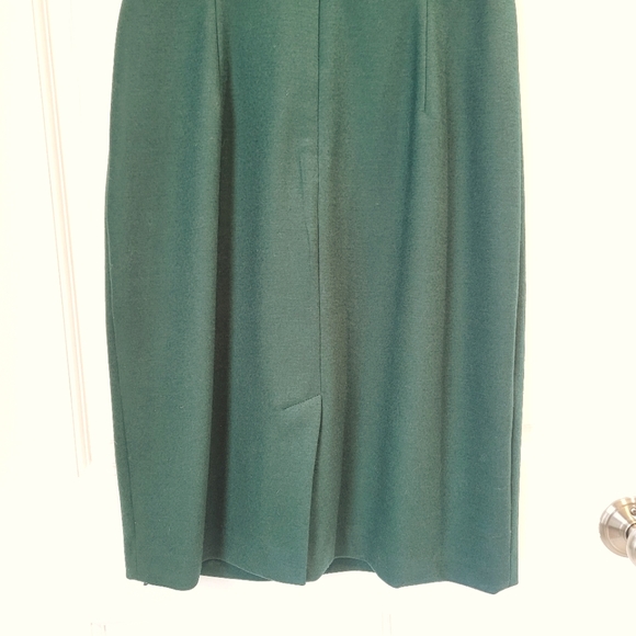 Elie Tahari dress with pleated neckline - Picture 3 of 9